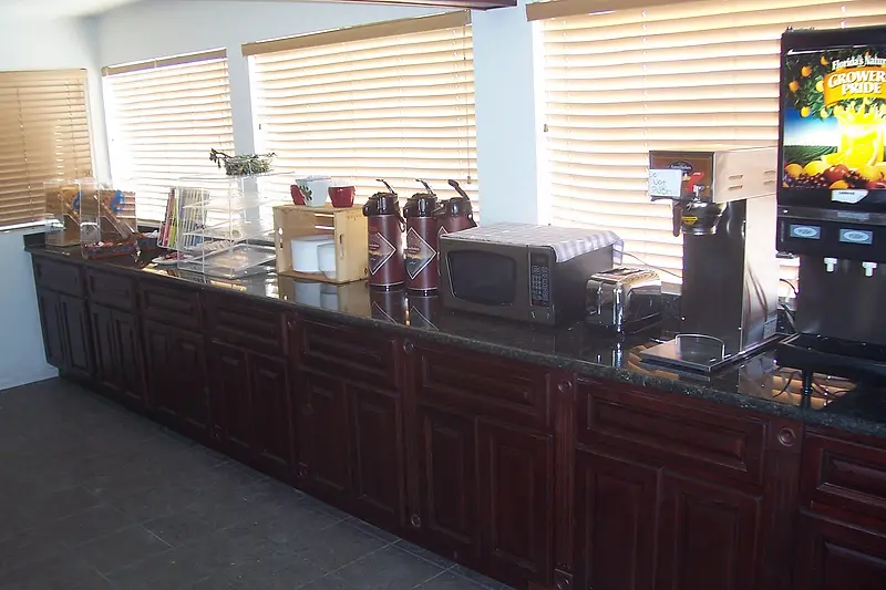Best Western hotel — guest rooms and common areas — project photograph by Kal Best Contractor