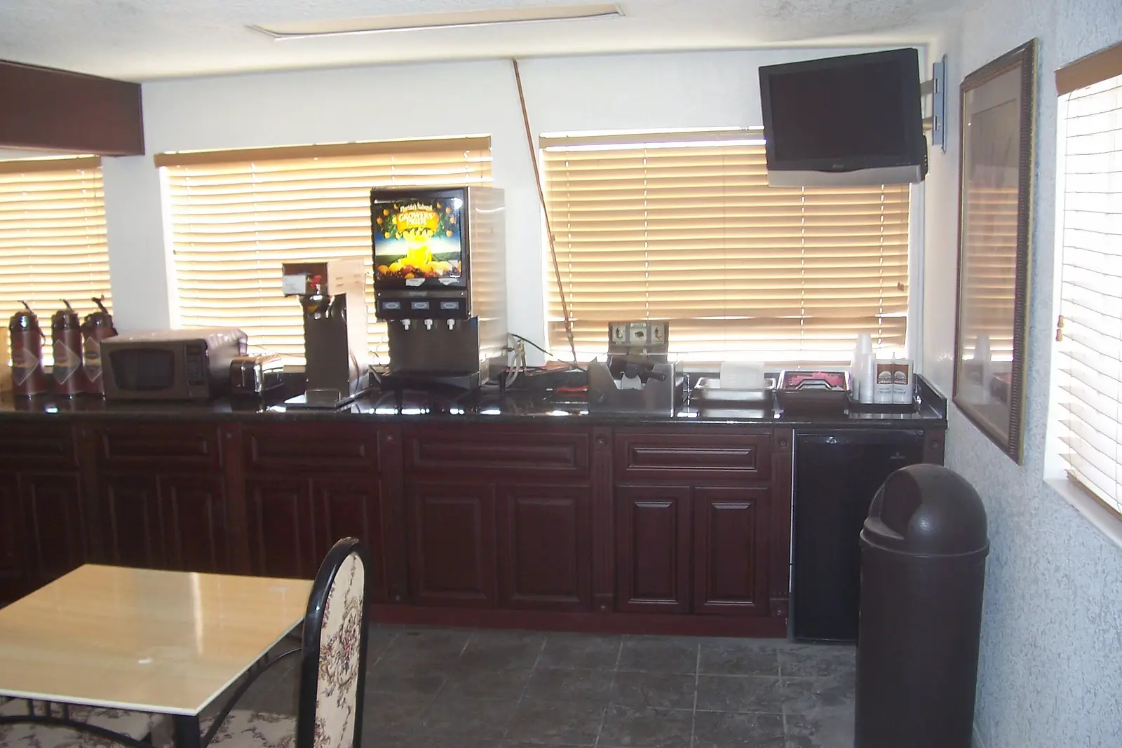 Best Western hotel — guest rooms and common areas — project photograph by Kal Best Contractor